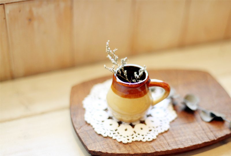 【好日恋物】德国vintage 三色子奶罐 - 花瓶/陶器 - 陶 咖啡色