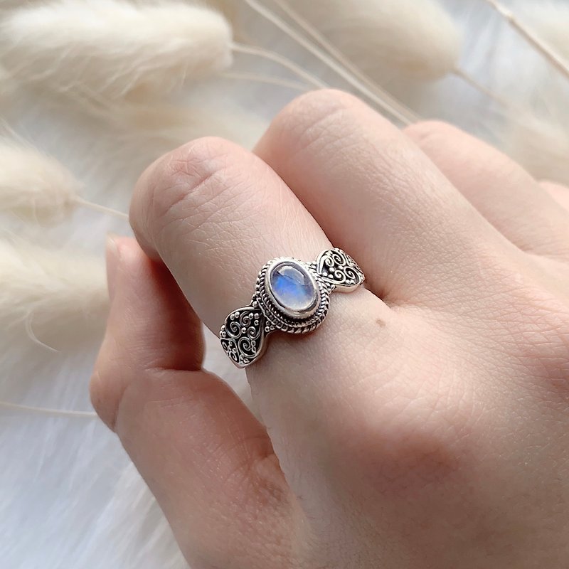 月光石925纯银爱心典雅设计戒指 尼泊尔手工银饰 - 戒指 - 宝石 蓝色