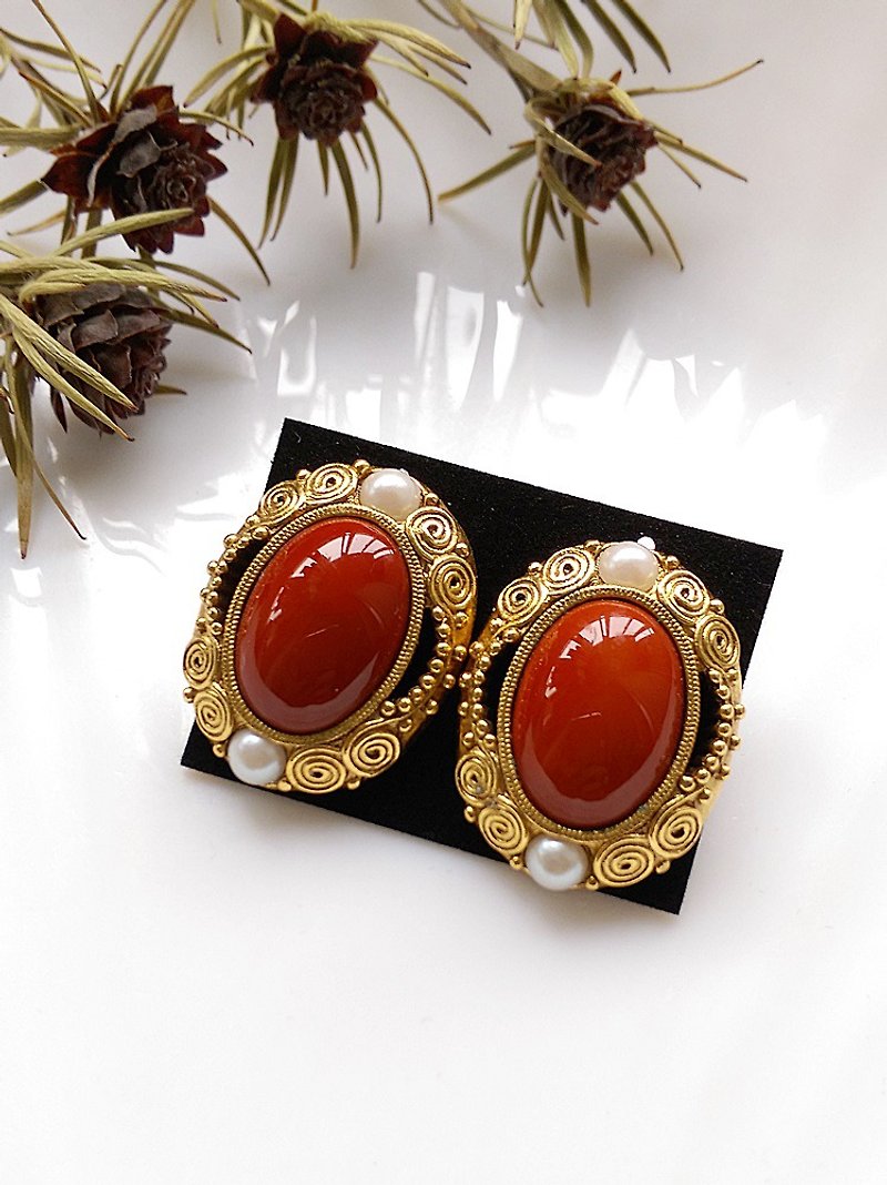 西洋古董饰品。 1928 橘红玛丽 针式耳环 - 耳环/耳夹 - 其他金属 金色