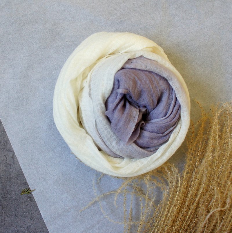 植物染cashmere羊绒围巾－淡光云海 - 围巾/披肩 - 羊毛 紫色