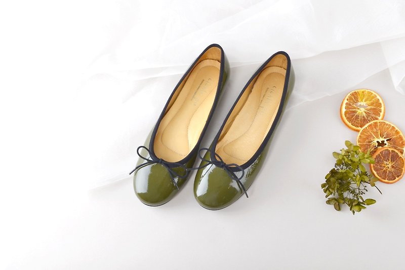 15606 橄榄绿漆皮 手工娃娃鞋 - 女款皮鞋 - 真皮 
