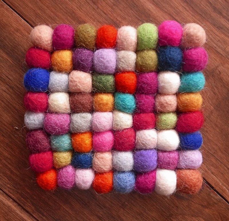 羊毛毡 球球 手工 地垫 长方形 170x100cm 彩色 - 摆饰 - 羊毛 多色