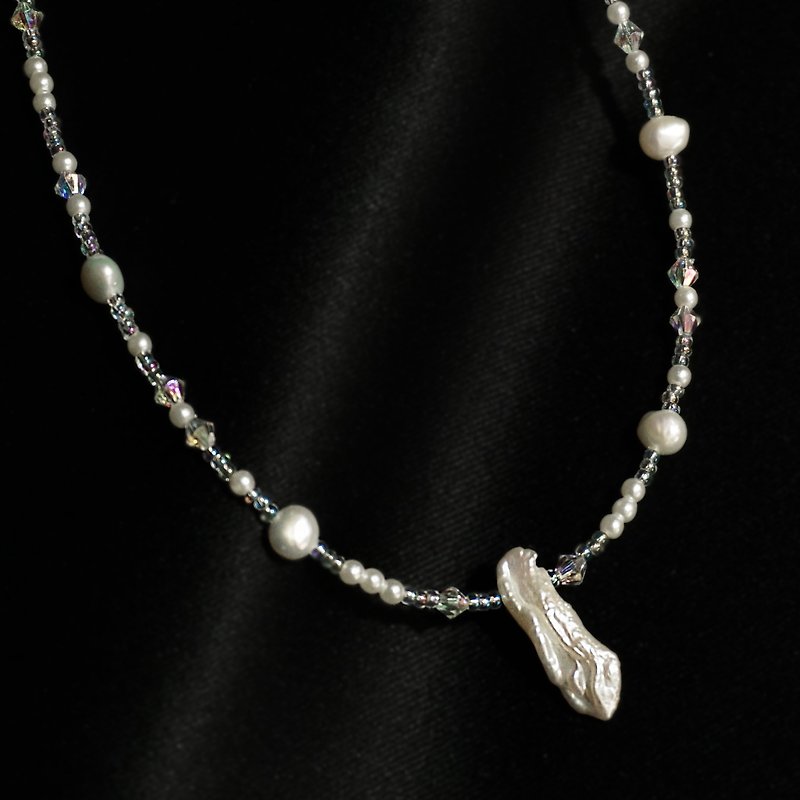 EUREKA 02 / 手工串珠项链 / 不规则长型、不定型淡水珍珠 / 彩珠 - 项链 - 半宝石 白色