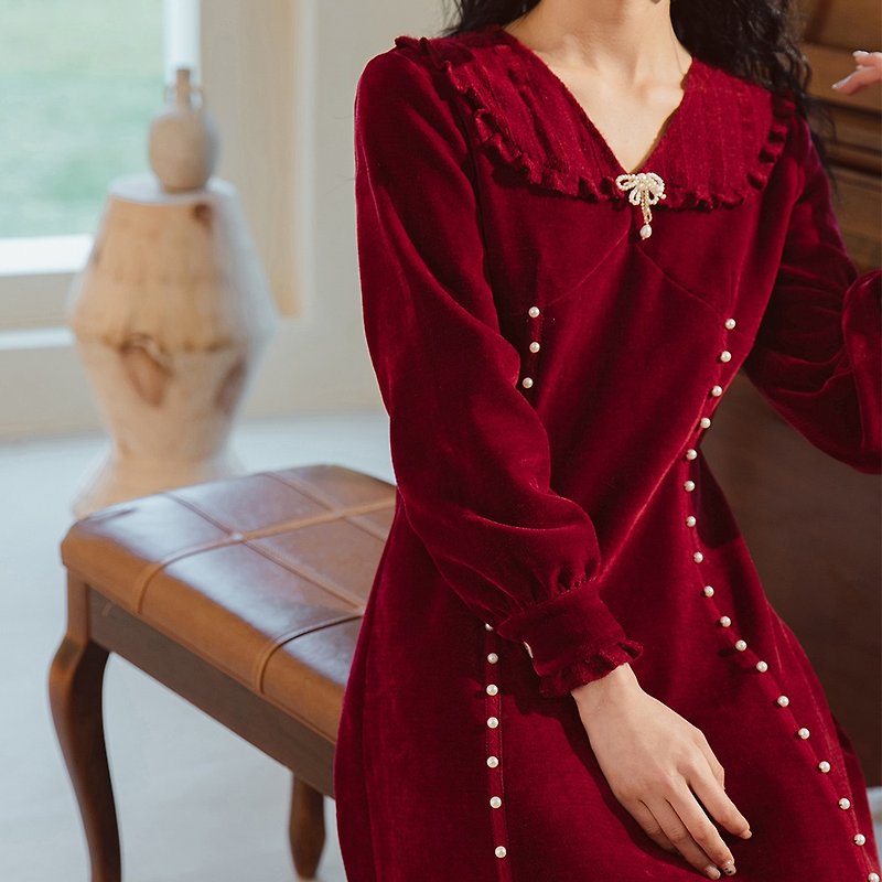 加厚御寒 中长款洋装 红色丝绒新年连衣裙 - 洋装/连衣裙 - 聚酯纤维 