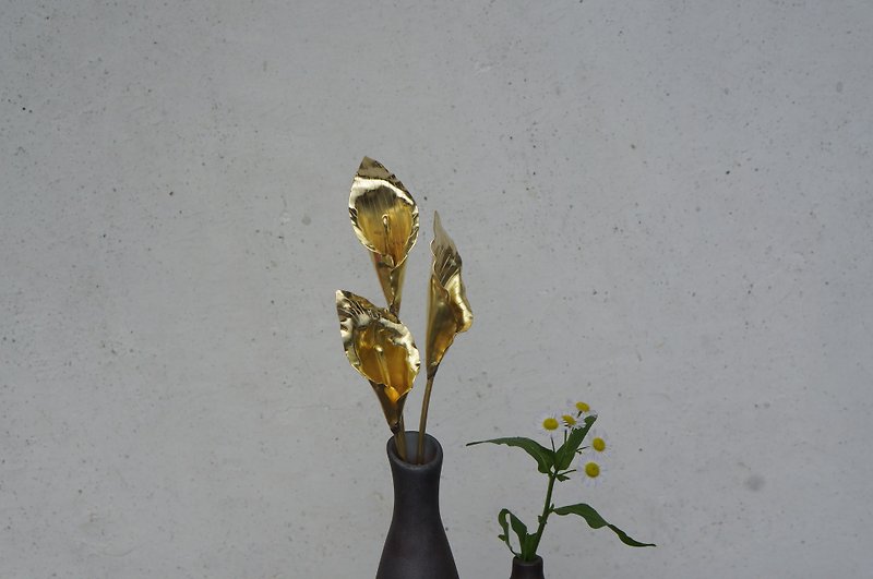 手工黄铜艺术马蹄莲摆件插花艺术软装饰品 - 摆饰 - 其他金属 金色