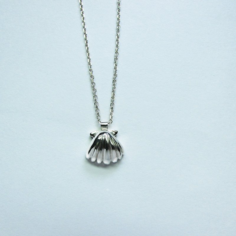 shell a necklace 贝壳a项链 | 925银 限量 海边 扇贝 - 项链 - 银 银色