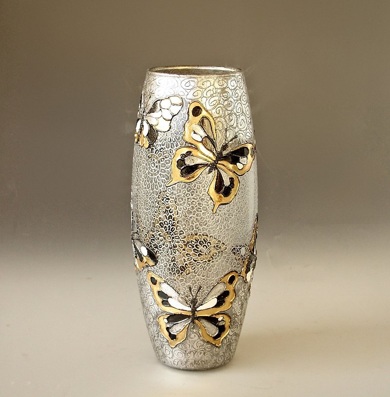 Butterfly Glass Vase Hand Painted - 干燥花/捧花 - 玻璃 银色