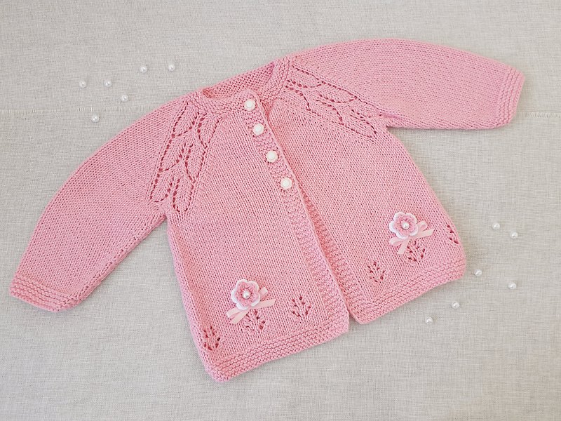 pink cardigan baby girl, hand knittrd sweater girls, christening cardigan flower - 童装上衣 - 棉．麻 白色