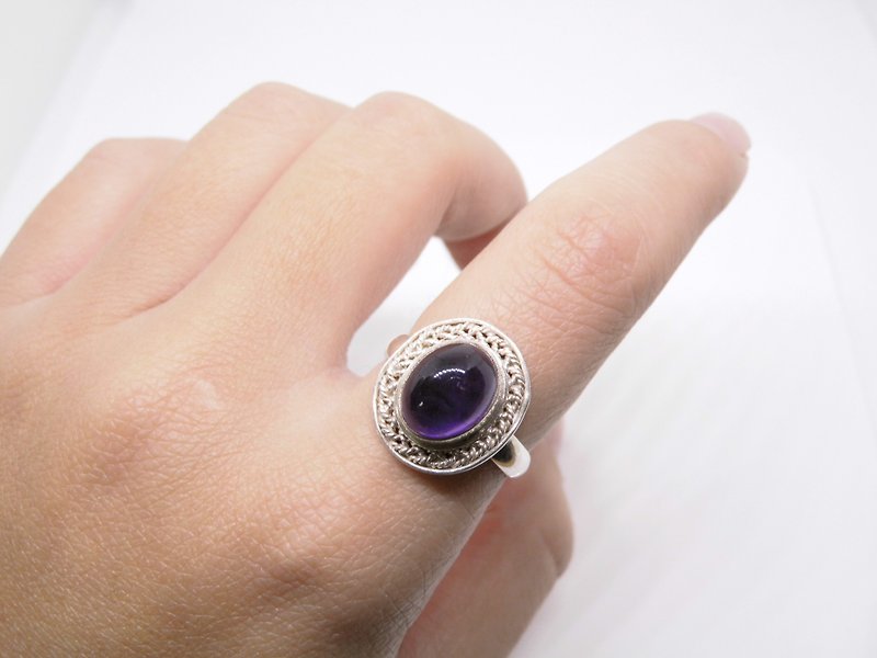 紫水晶蛋面纯银古典戒指 尼泊尔手工镶嵌 情人礼物 生日礼物 - 戒指 - 宝石 紫色