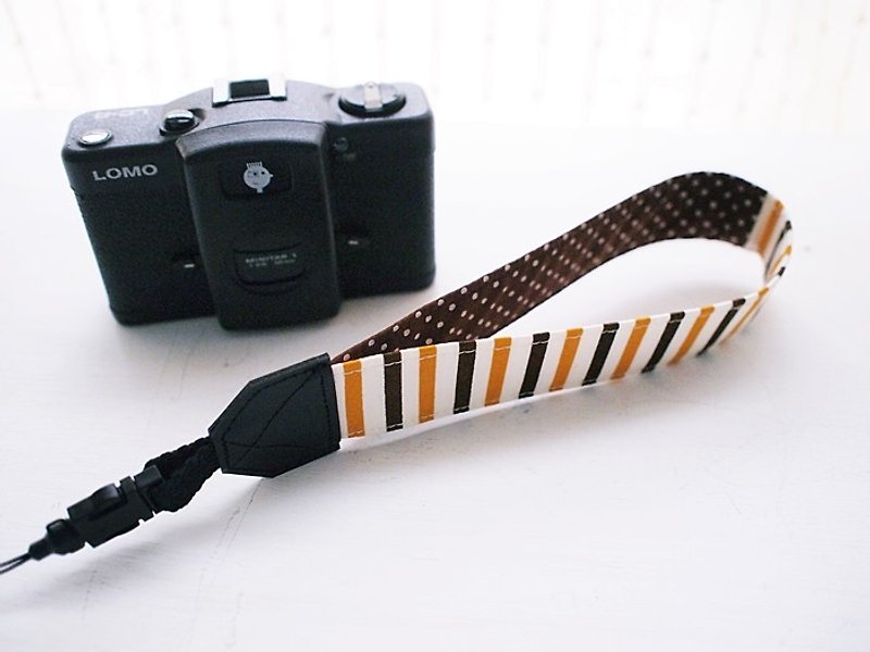 hairmo。咖啡条纹拼接手腕相机带/手机带-(单孔17) - 相机 - 纸 咖啡色