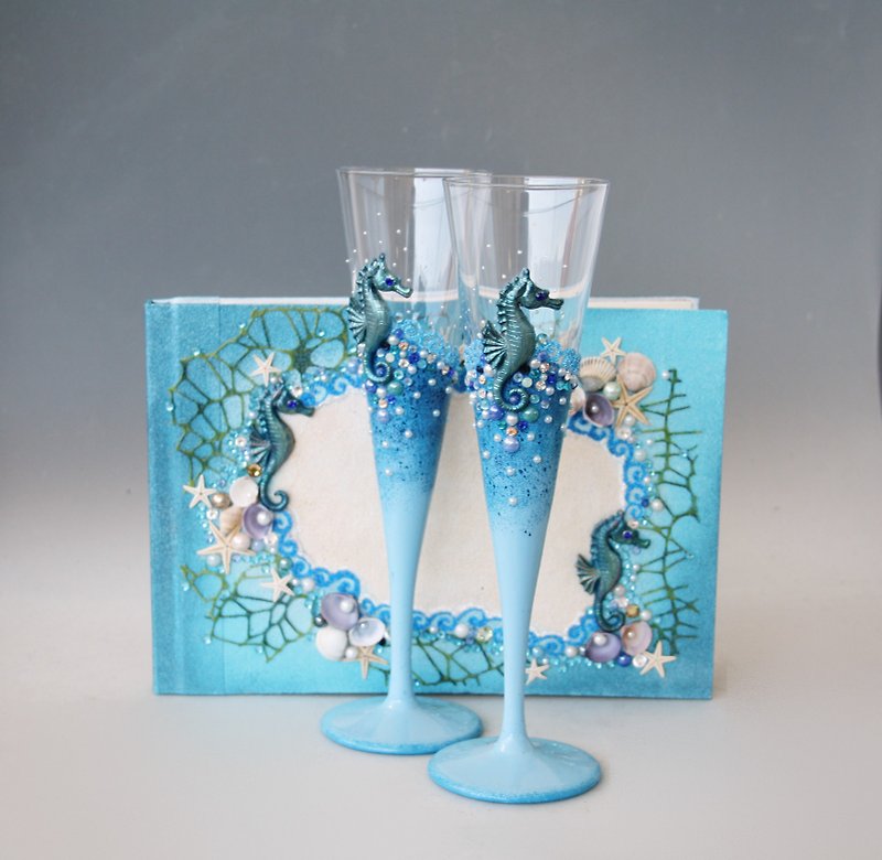 Wedding Set 2 Champagne Glasses and Guest Book Hand Painted Beach Wedding - 酒杯/酒器 - 玻璃 蓝色