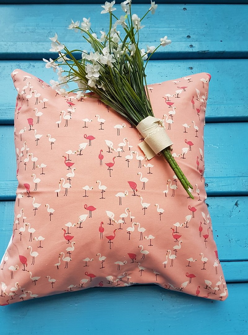 北欧风格特色可爱粉红乌几何图案抱枕靠枕靠垫枕套 - 枕头/抱枕 - 棉．麻 粉红色