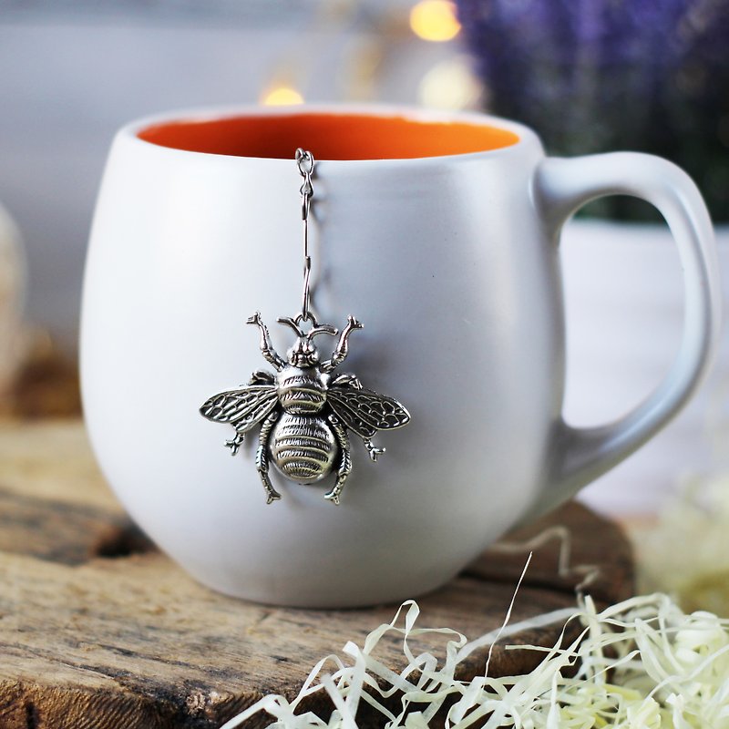 Honey bee tea ball infuser for herbal tea, Tea infuser charm bee, Tea Strainer - 茶具/茶杯 - 不锈钢 银色
