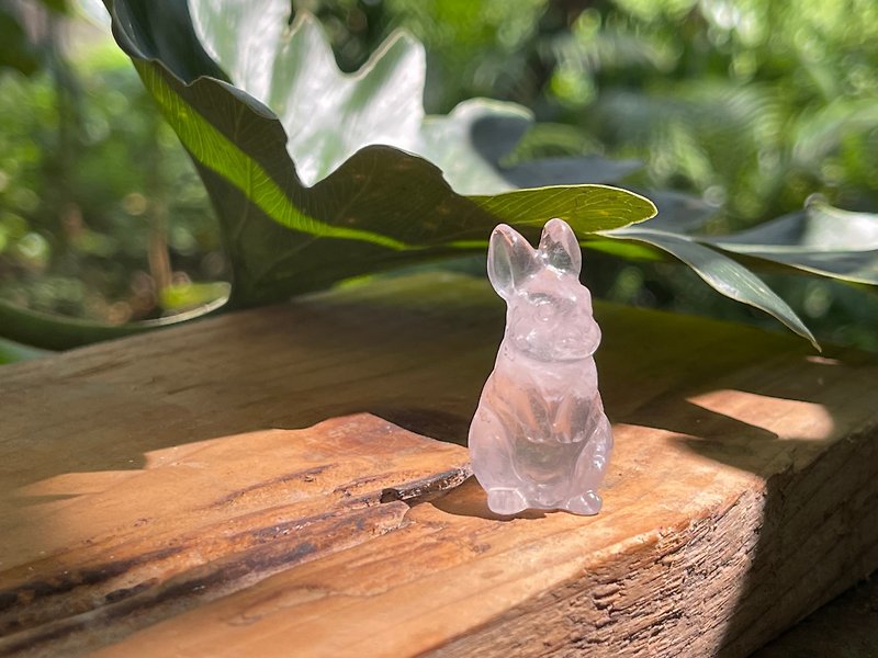 粉晶兔兔 - 天然粉水晶雕刻