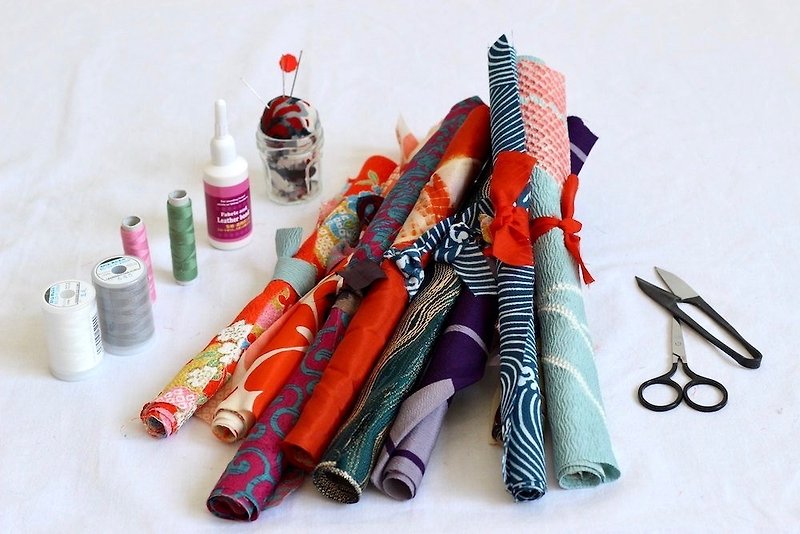 Japanese fabric set, kimono fabric, fabric scraps12 pieces【more than 15x15cm】 - 编织/刺绣/羊毛毡/裁缝 - 丝．绢 多色