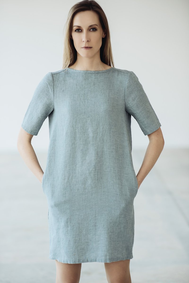 Natural Linen Dress With Pleated Back Motumo - 14S9 - 洋装/连衣裙 - 亚麻 多色