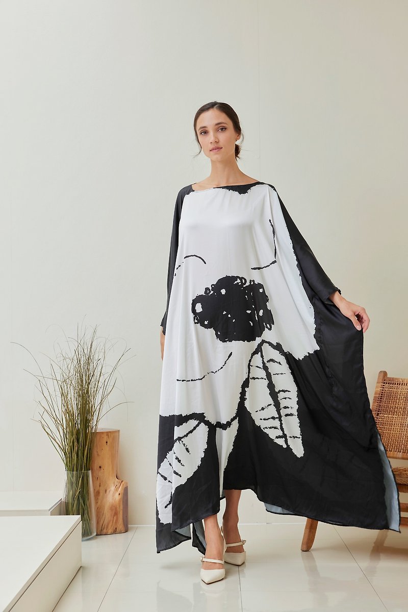 Abstract Kaftan Silk Caftan White Black Kaftan for Woman Kaftan Plus Size, Black - 洋装/连衣裙 - 丝．绢 黑色