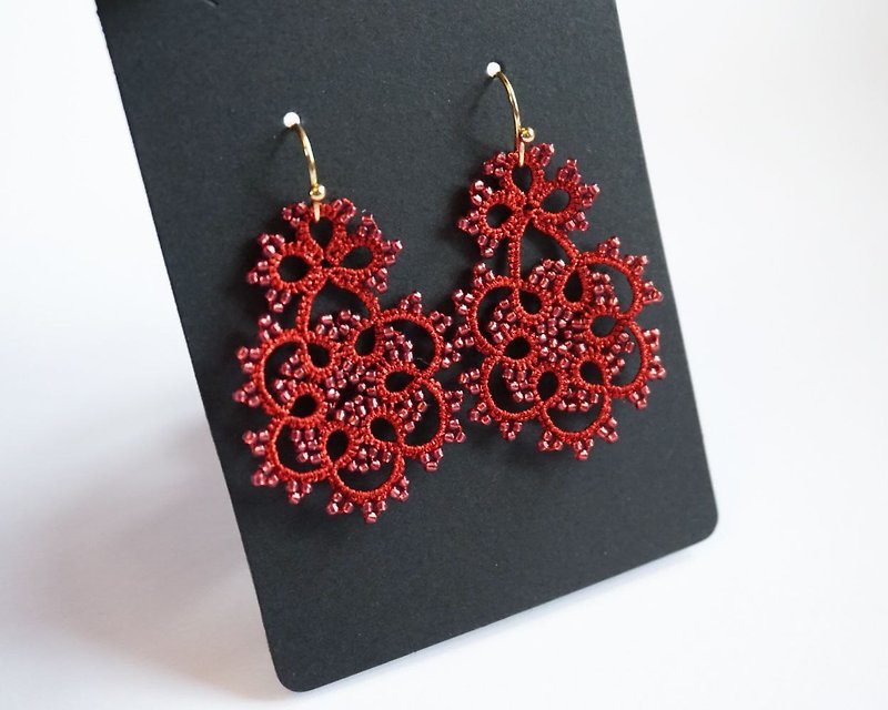 Red beaded ethnic earrings - Flat oval flower earrings - Tatting lace jewelry