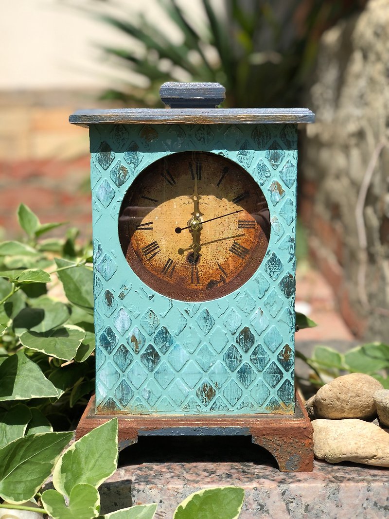 Textural vintage rustic turquois mantel clock with velvet box - 时钟/闹钟 - 木头 蓝色