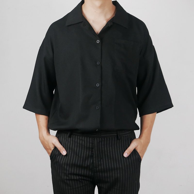 O COLLECTION - OVERSIZE POCKET SHIRT - BLACK COLOR - 男装衬衫 - 棉．麻 黑色
