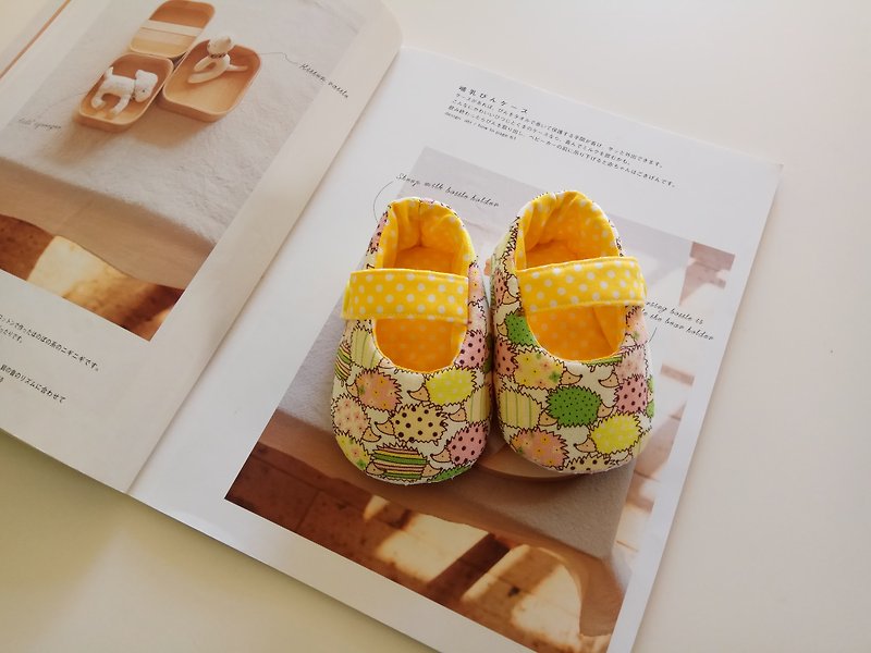 <黄> 刺猬 弥月礼物 婴儿鞋 宝宝鞋 - 童装鞋 - 纸 黄色