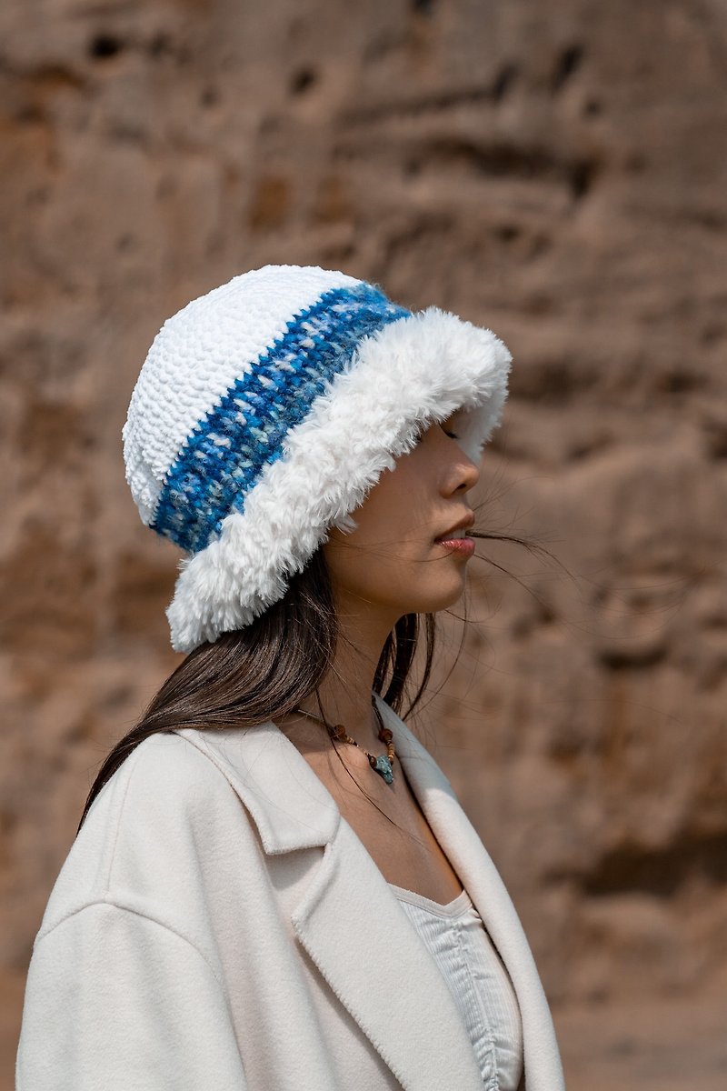 圆顶抽绳毛毛帽 手工编织帽 混染羊毛 抽绳调整头围 - 帽子 - 羊毛 蓝色