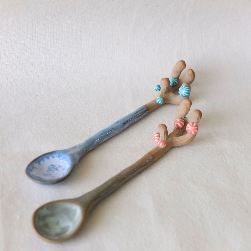 鹿角树枝茶匙 (红色、蓝色版) 一支 手工限量 - 餐刀/叉/匙组合 - 陶 咖啡色