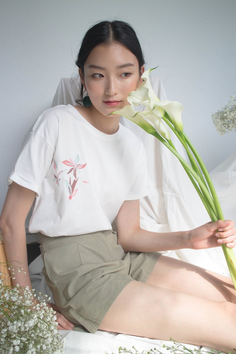 afterjuly windflower系列 原创设计绣花设计宽松T恤 - 白 - 女装 T 恤 - 棉．麻 白色