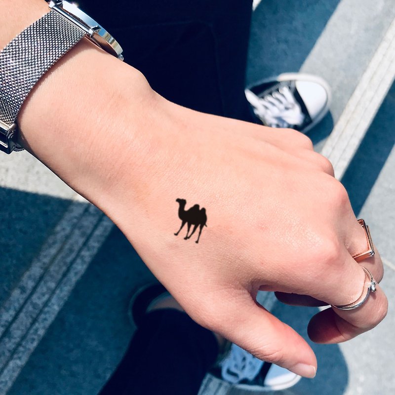 OhMyTat 迷你骆驼 Camel Toe Size 刺青图案纹身贴纸 (4 张) - 纹身贴 - 纸 黑色