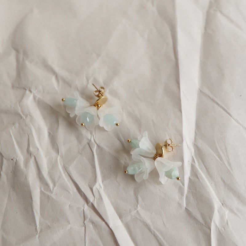 Petite Fleur in Aquamarine | Flower Earrings / Stainless Steel - 耳环/耳夹 - 压克力 银色