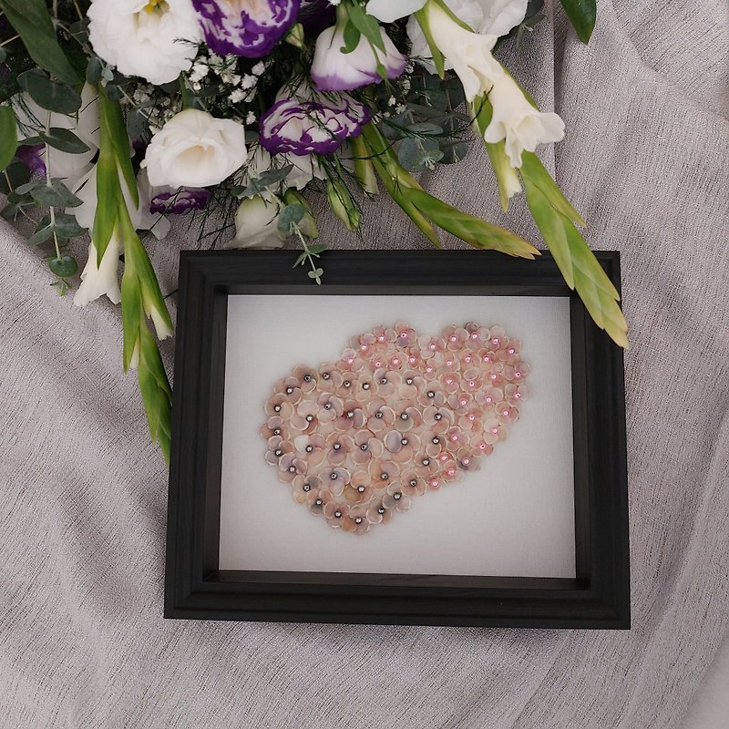 Two hearts in a frame. Wall art. Two hearts made of shells and beads. Gift. - 墙贴/壁贴 - 其他材质 白色
