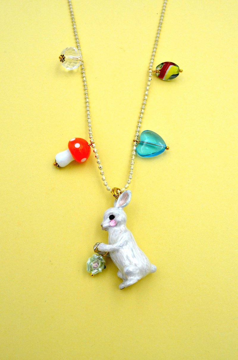 TIMBEE LO 白色兔子项链 粉红色珠子颈链 陶瓷蘑菇吊饰