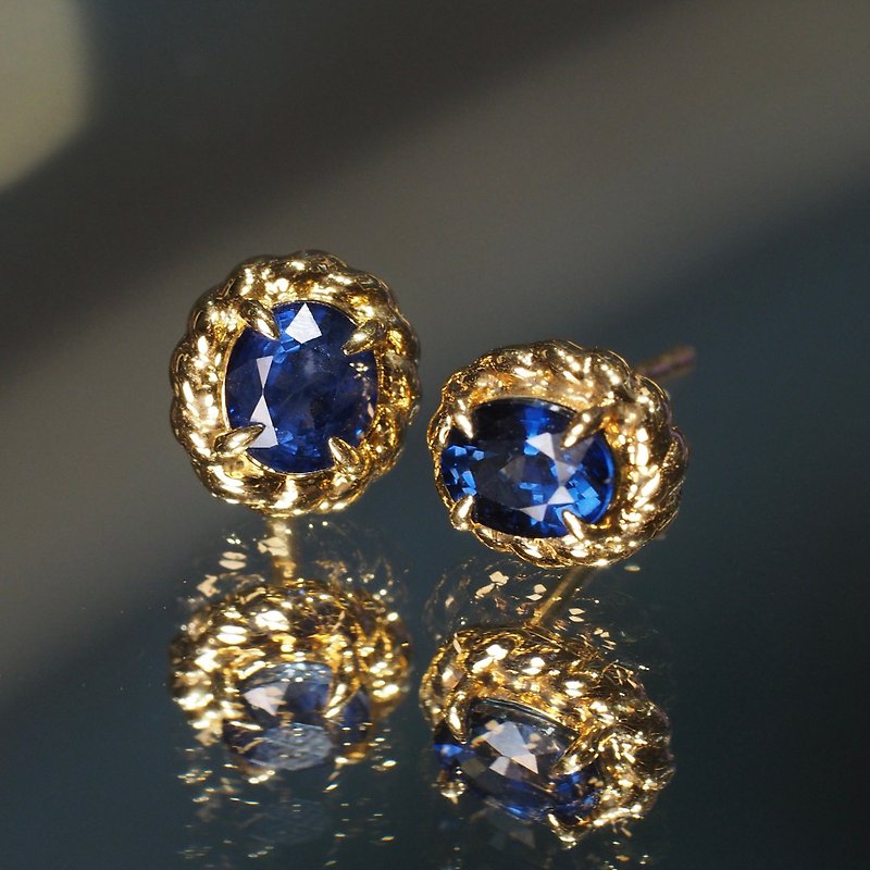 18K金蓝宝石编织耳环 18K Gold Blue Sapphire Braid Earrings - 耳环/耳夹 - 贵金属 