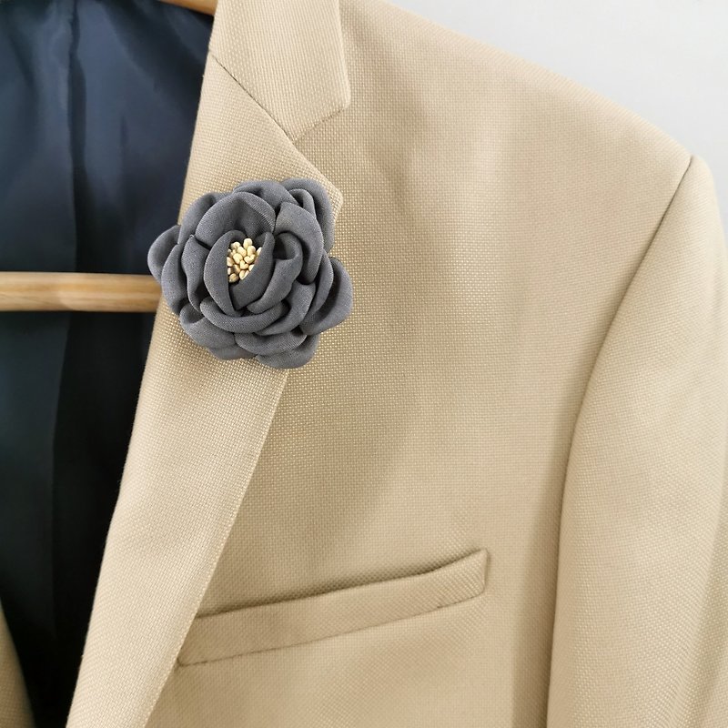 Grey Flower Lapel Pin/Brooch - 胸针 - 其他材质 灰色