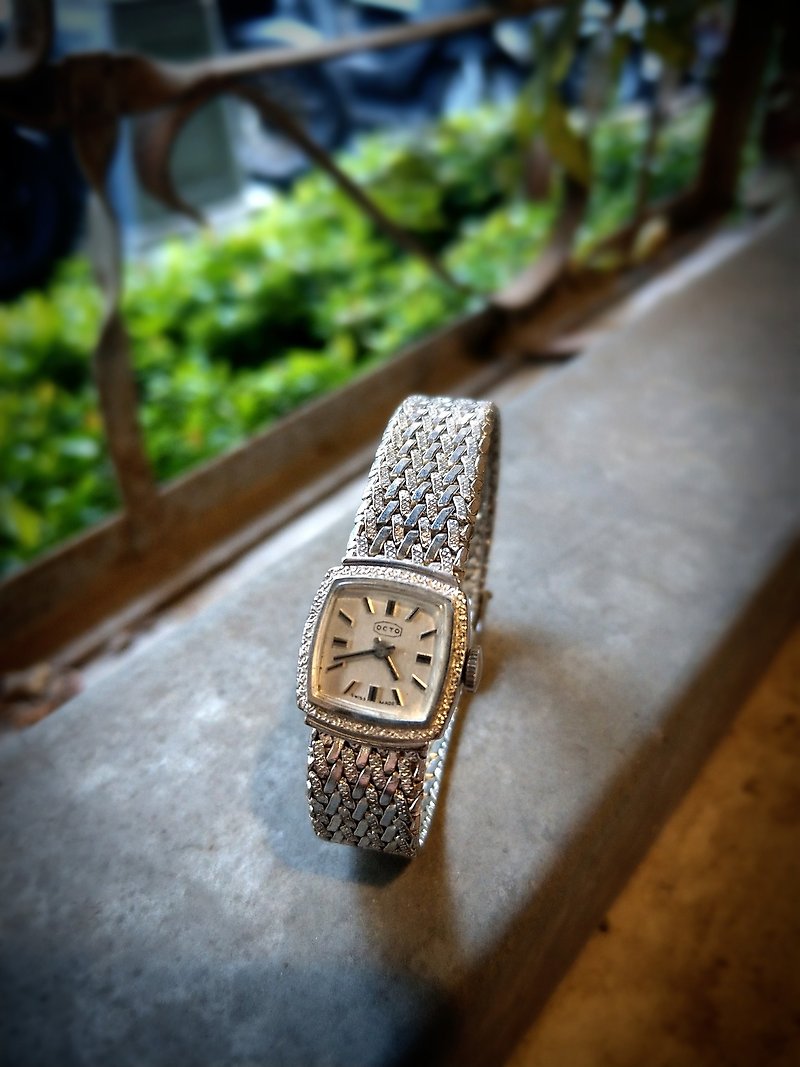 Octo vintage watch /古董表 手上链机械表 经典优雅女表 - 女表 - 其他金属 银色