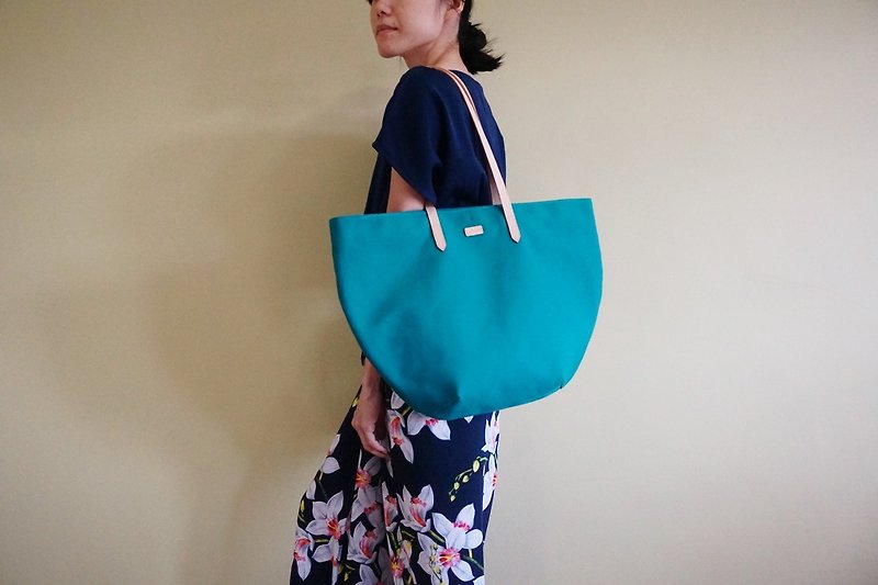 Turquoise Beach Tote Bag with Leather Strap - Casual Weekend Tote