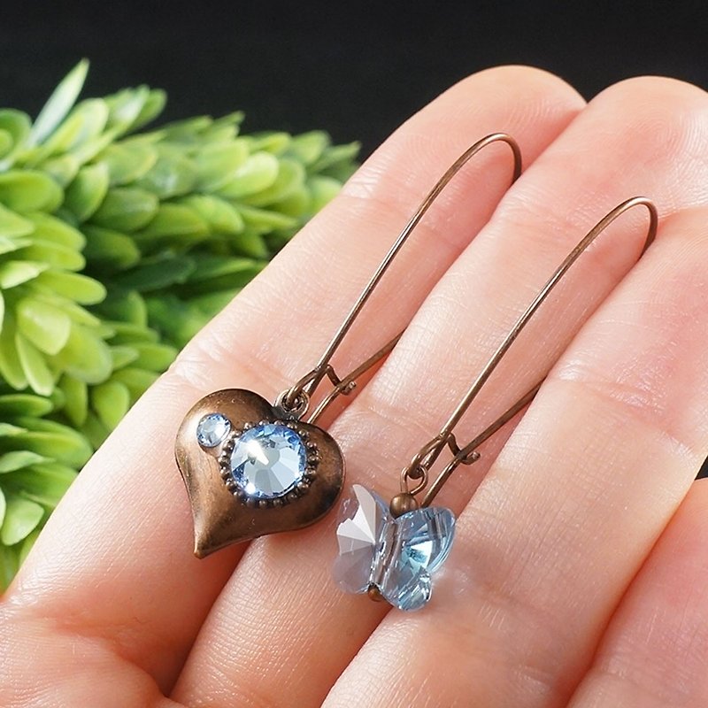 Sky Blue Butterfly Swarovski Crystal Copper Heart Mismatched Earrings Jewelry - 耳环/耳夹 - 水晶 蓝色