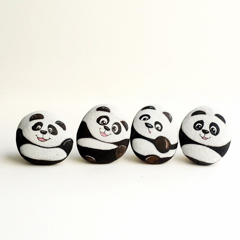 Pandas gang stone painting. - 玩偶/公仔 - 石头 橘色