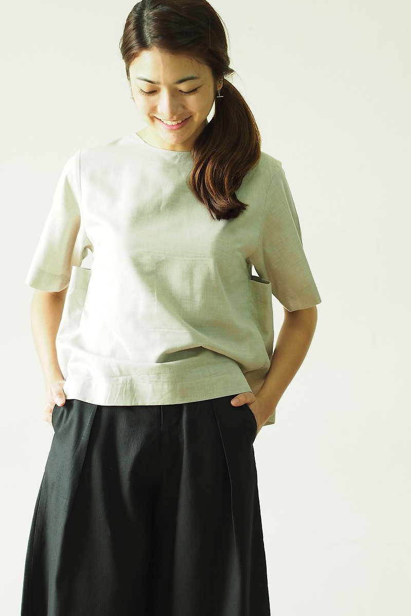Mani Mina Short Sleeve Top with Back Pleat // Beige - 女装上衣 - 棉．麻 