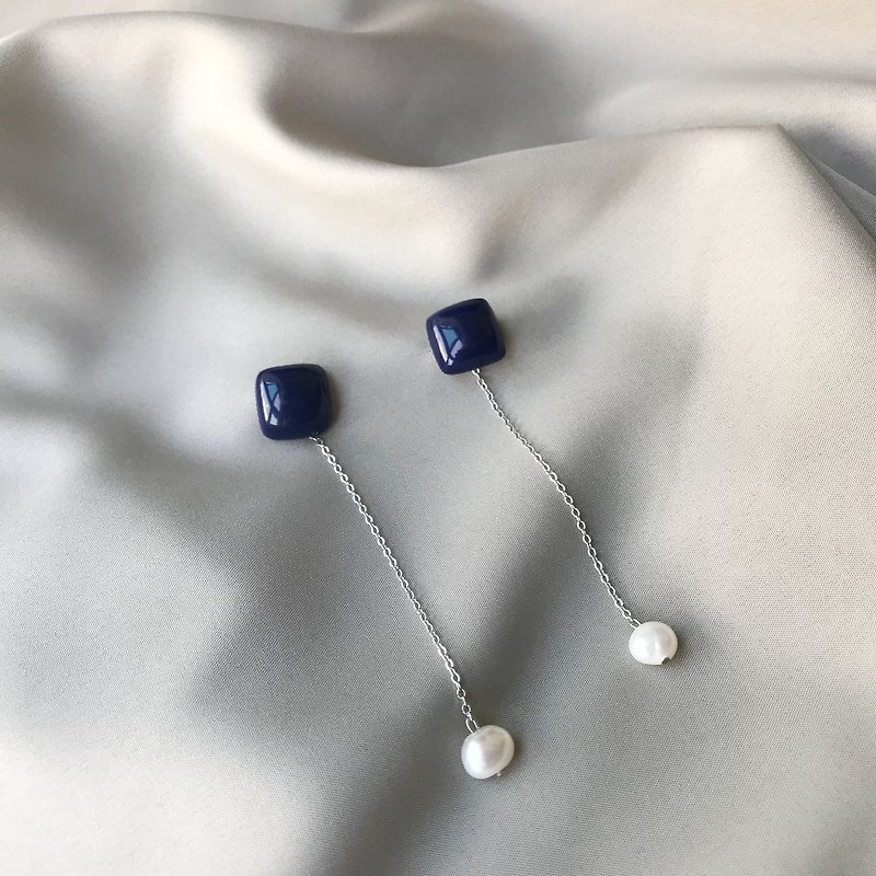 方形深蓝色珍珠挂链耳环两用式 - 耳环/耳夹 - 宝石 蓝色
