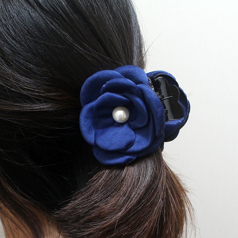 Blue Small flower Hair Jaws simple hair banana clip,medium ponytail clip - 发饰 - 其他材质 蓝色