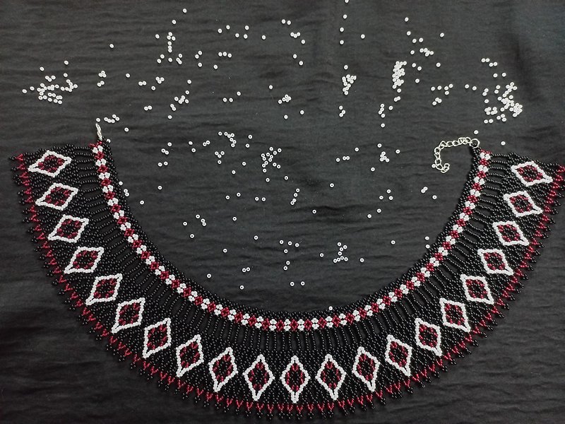 乌克兰项链珠黑红手工饰品 - 项链 - 琉璃 多色