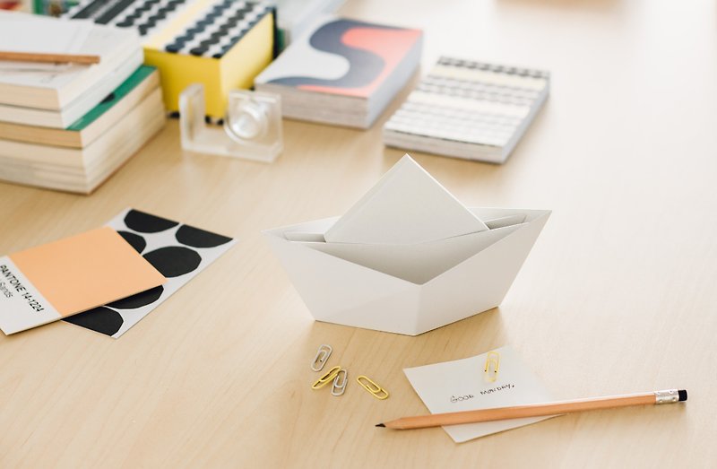 Moreover : Paper Boat – Paper note & stationery holder (Paper included) - 笔筒/笔座 - 其他金属 白色