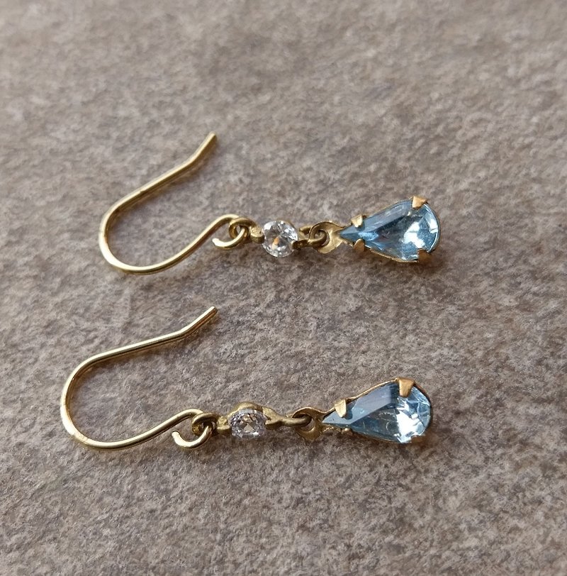 浅蓝水滴玻璃锆石耳环 - 耳环/耳夹 - 其他金属 蓝色
