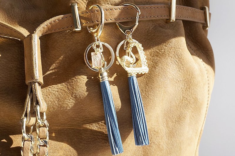 Leather Tassel Key Holder -Love- - 钥匙链/钥匙包 - 其他金属 金色
