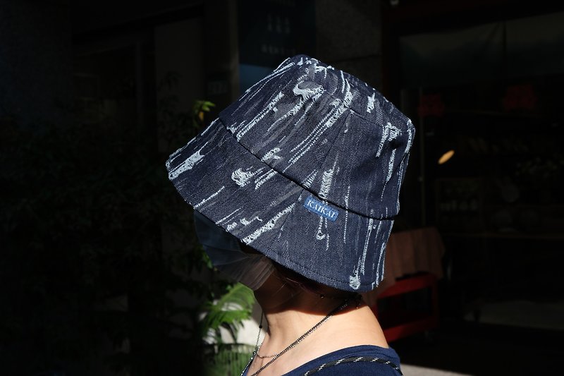 KAIKAI - Texture Playground - 撕裂提花渔夫帽 - 帽子 - 棉．麻 蓝色