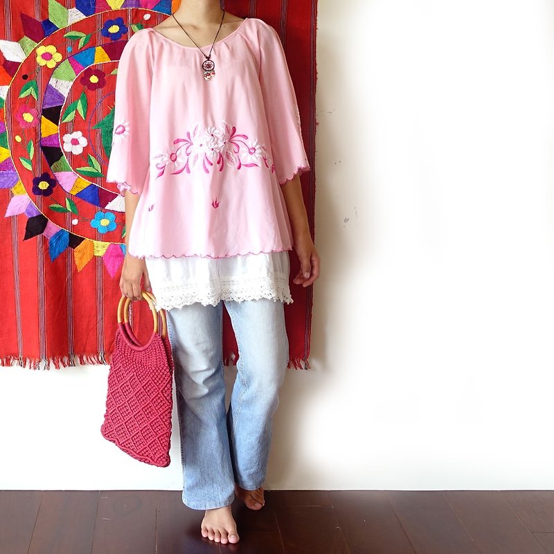BajuTua /古着/ 70's 菲律宾伞摆刺绣传统上衣(全新库存) - 女装上衣 - 棉．麻 粉红色