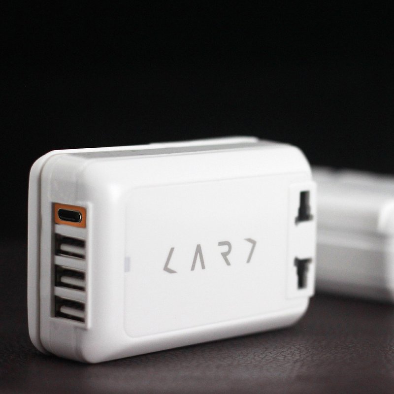 【CARD】首创 USB Type-C 多端口海外旅行充电方案 (白色) - 其他 - 塑料 白色