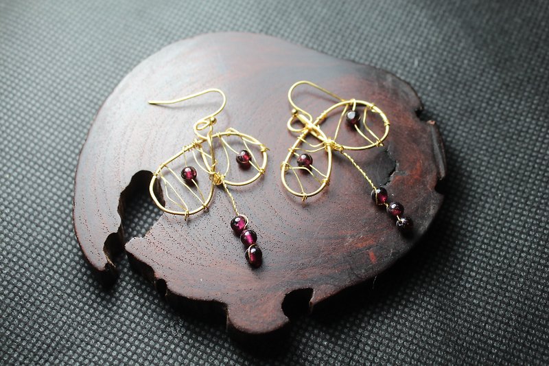 金属线石榴石耳环 可做夹式 新艺术若蝶 - 耳环/耳夹 - 宝石 红色