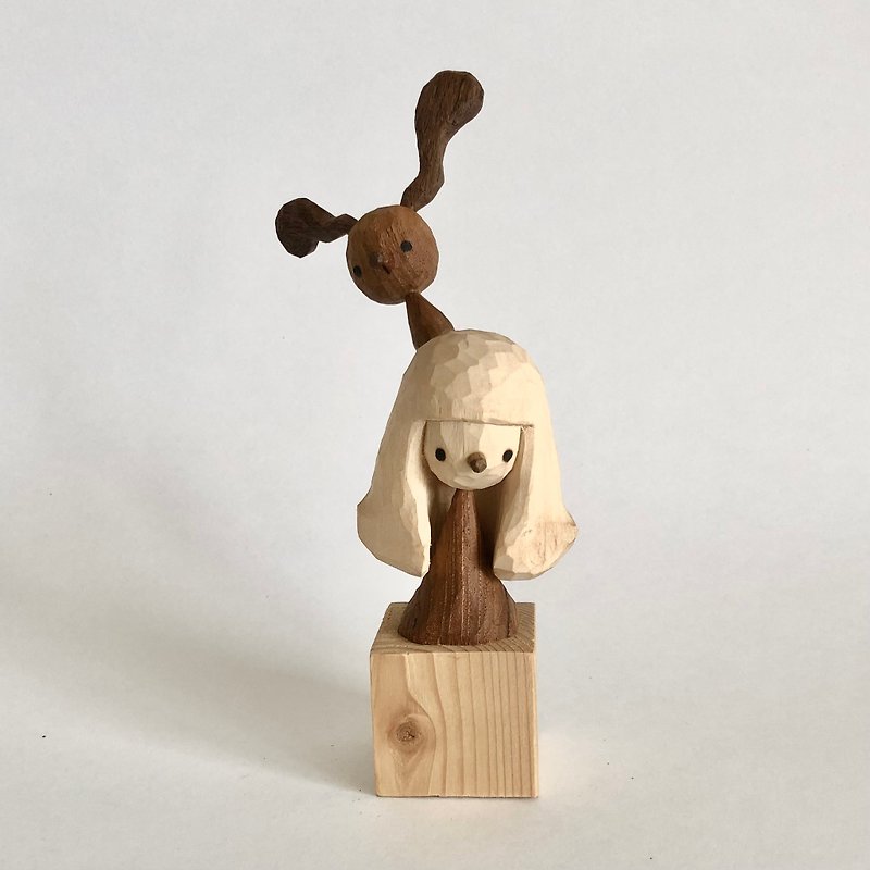 一个长发女孩和一只小兔子的木雕。 - 玩偶/公仔 - 木头 咖啡色